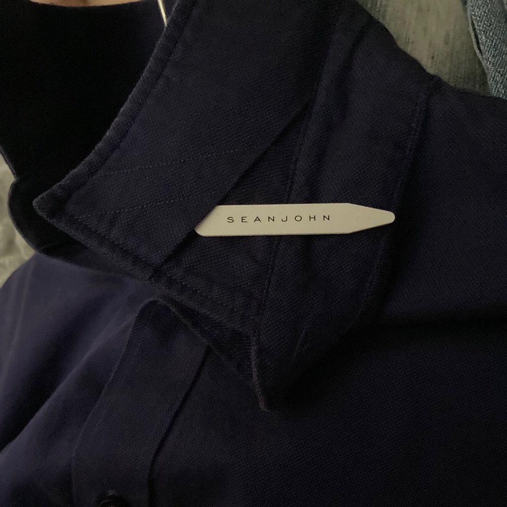 LIKE NEW* SEAN JOHN DARK NAVY BUTTON-UP